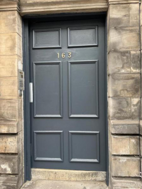 Central Lothian Rd Apartment